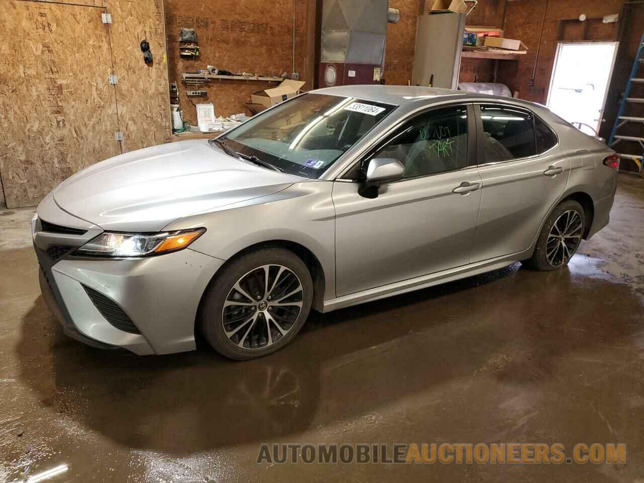 4T1B11HKXJU031439 TOYOTA CAMRY 2018