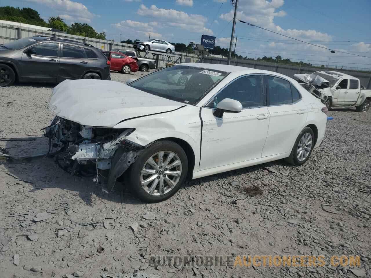 4T1B11HKXJU032672 TOYOTA CAMRY 2018