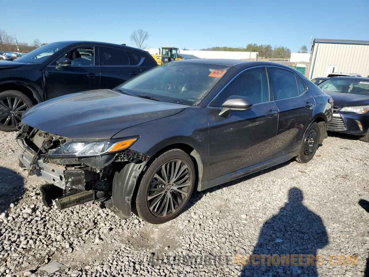 4T1B11HKXJU040285 TOYOTA CAMRY 2018