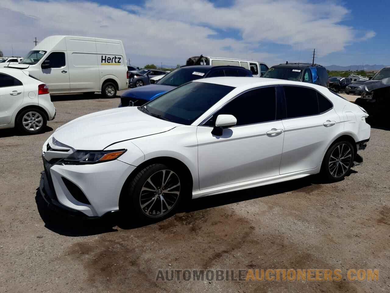 4T1B11HKXJU041677 TOYOTA CAMRY 2018