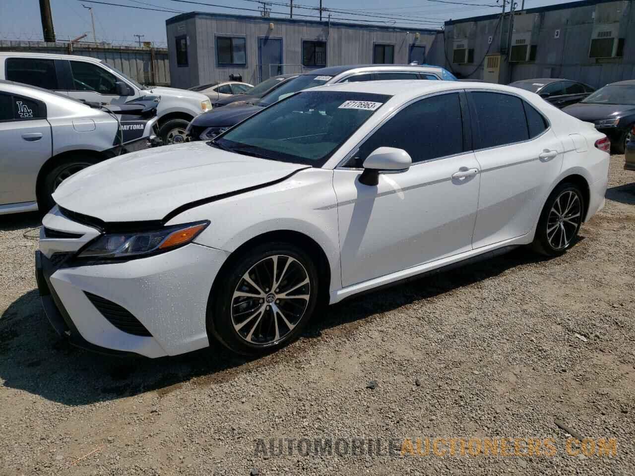 4T1B11HKXJU045163 TOYOTA CAMRY 2018