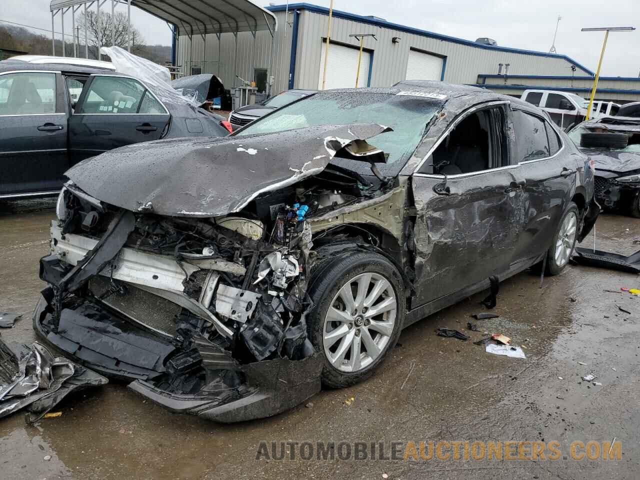 4T1B11HKXJU046197 TOYOTA CAMRY 2018