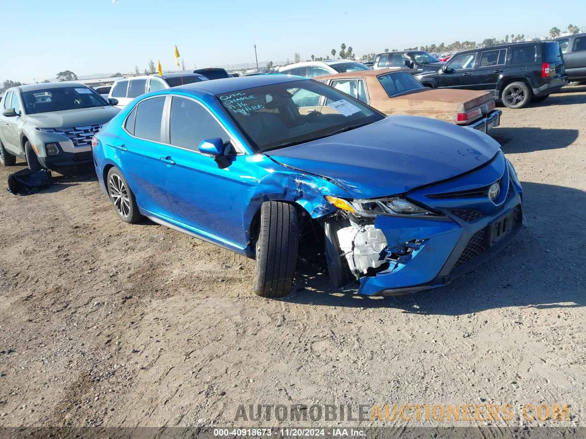 4T1B11HKXJU048077 TOYOTA CAMRY 2018