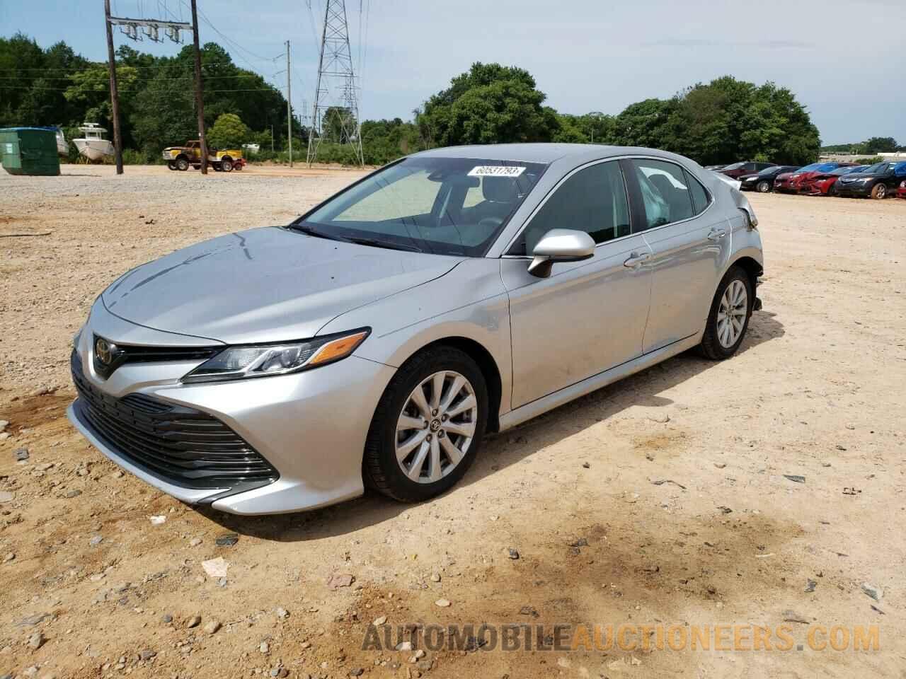 4T1B11HKXJU051304 TOYOTA CAMRY 2018