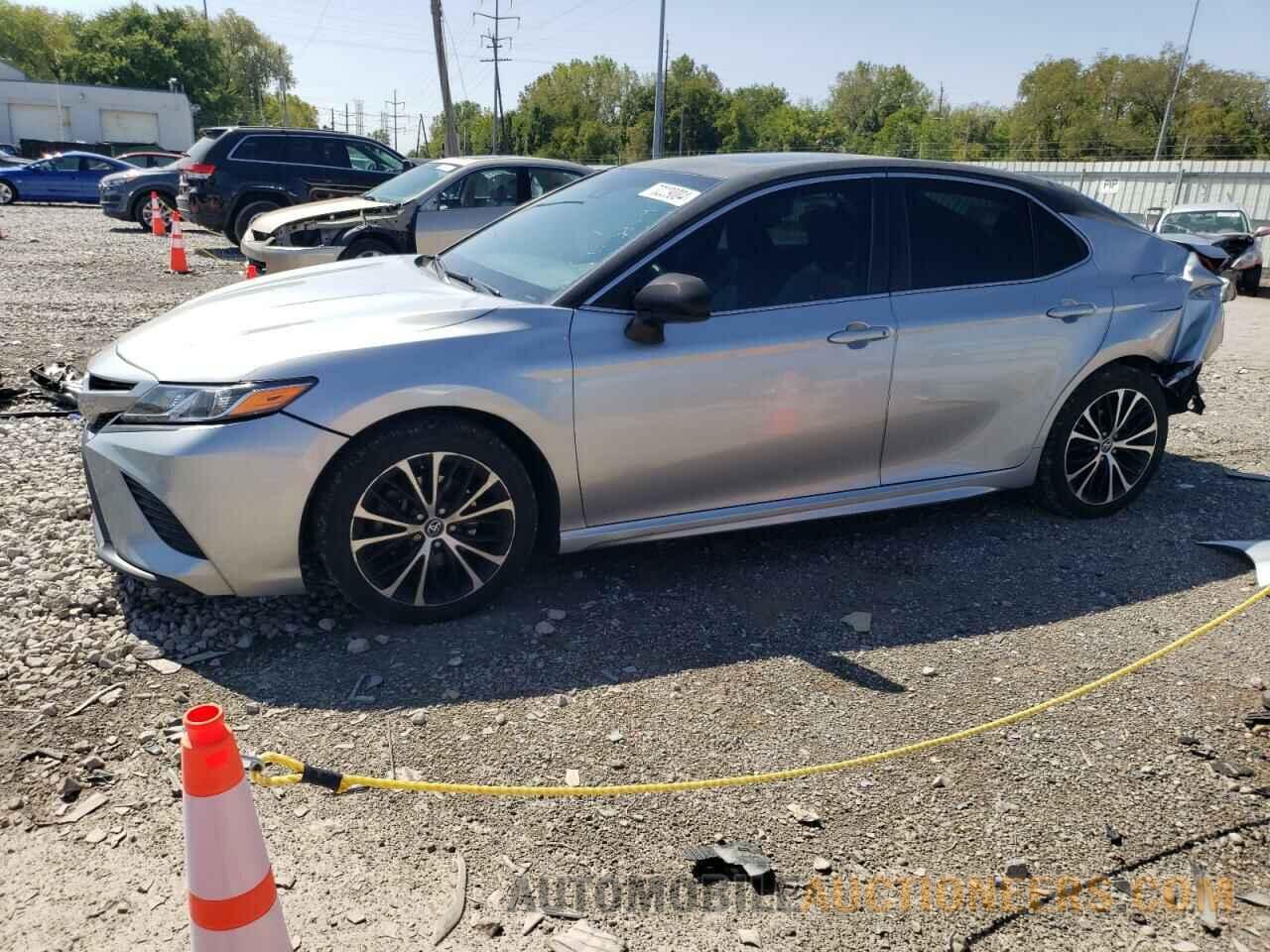 4T1B11HKXJU056857 TOYOTA CAMRY 2018