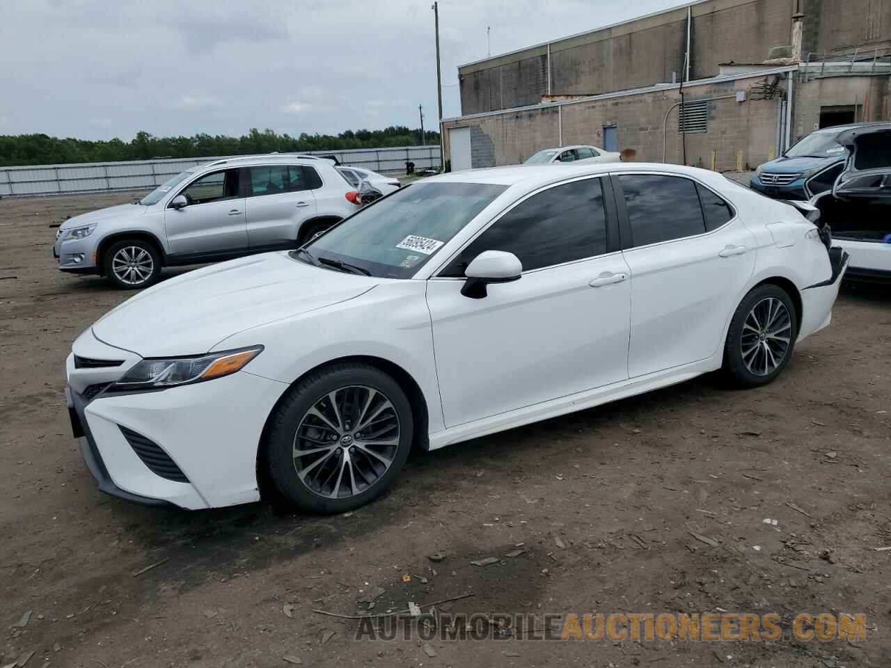 4T1B11HKXJU063114 TOYOTA CAMRY 2018