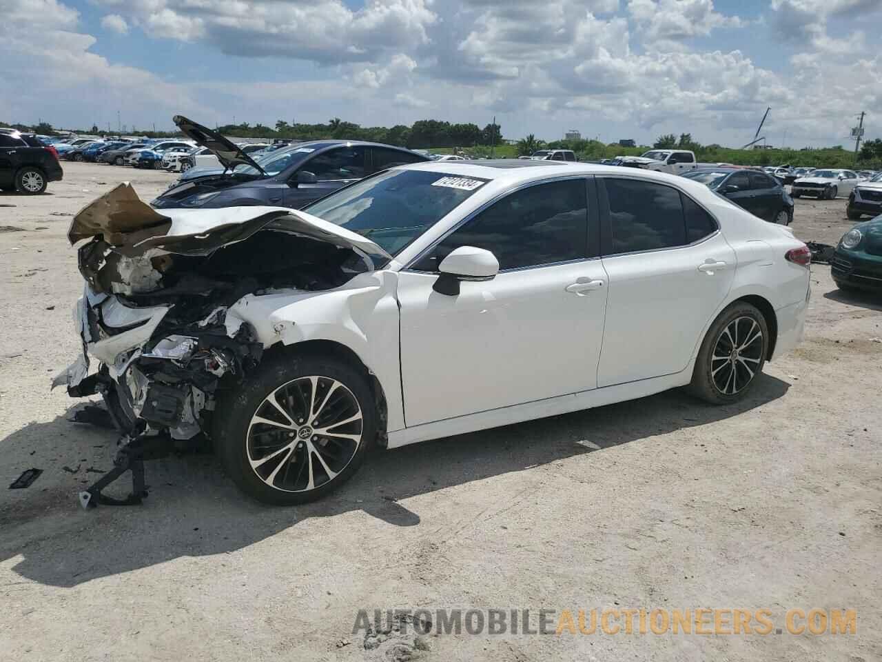 4T1B11HKXJU063839 TOYOTA CAMRY 2018