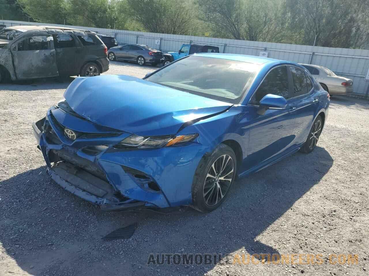 4T1B11HKXJU067003 TOYOTA CAMRY 2018