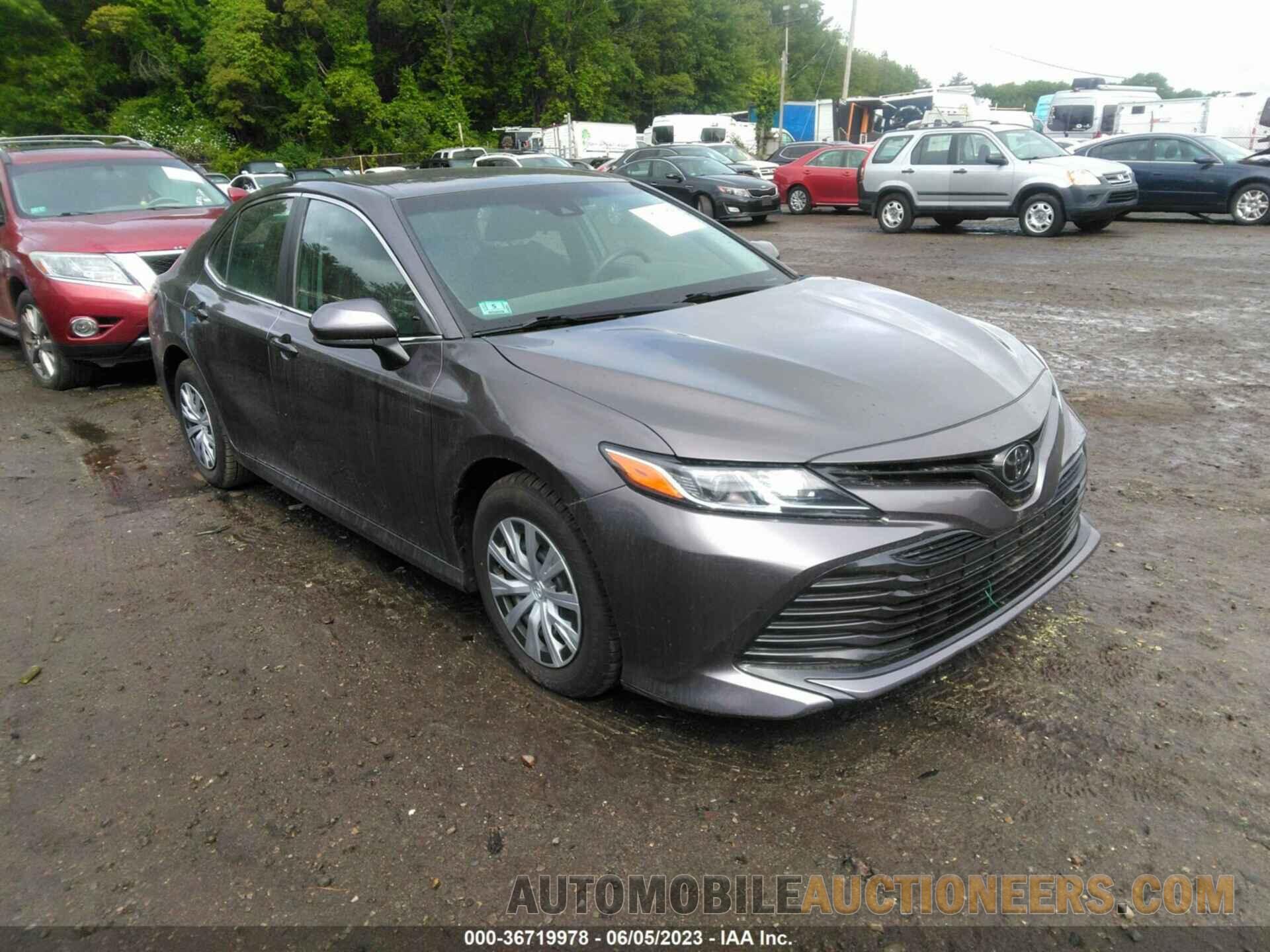 4T1B11HKXJU067695 TOYOTA CAMRY 2018