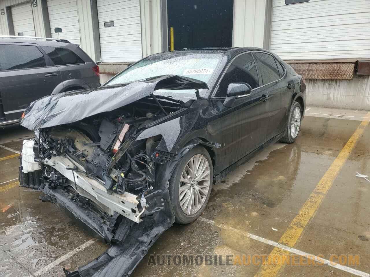 4T1B11HKXJU069463 TOYOTA CAMRY 2018