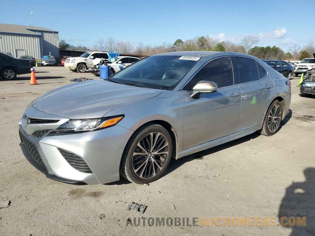 4T1B11HKXJU070094 TOYOTA CAMRY 2018