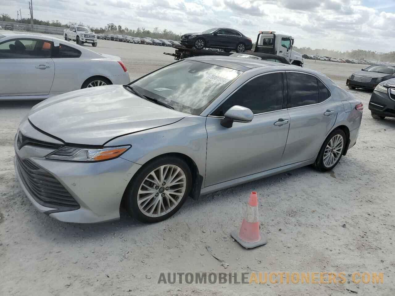 4T1B11HKXJU075909 TOYOTA CAMRY 2018