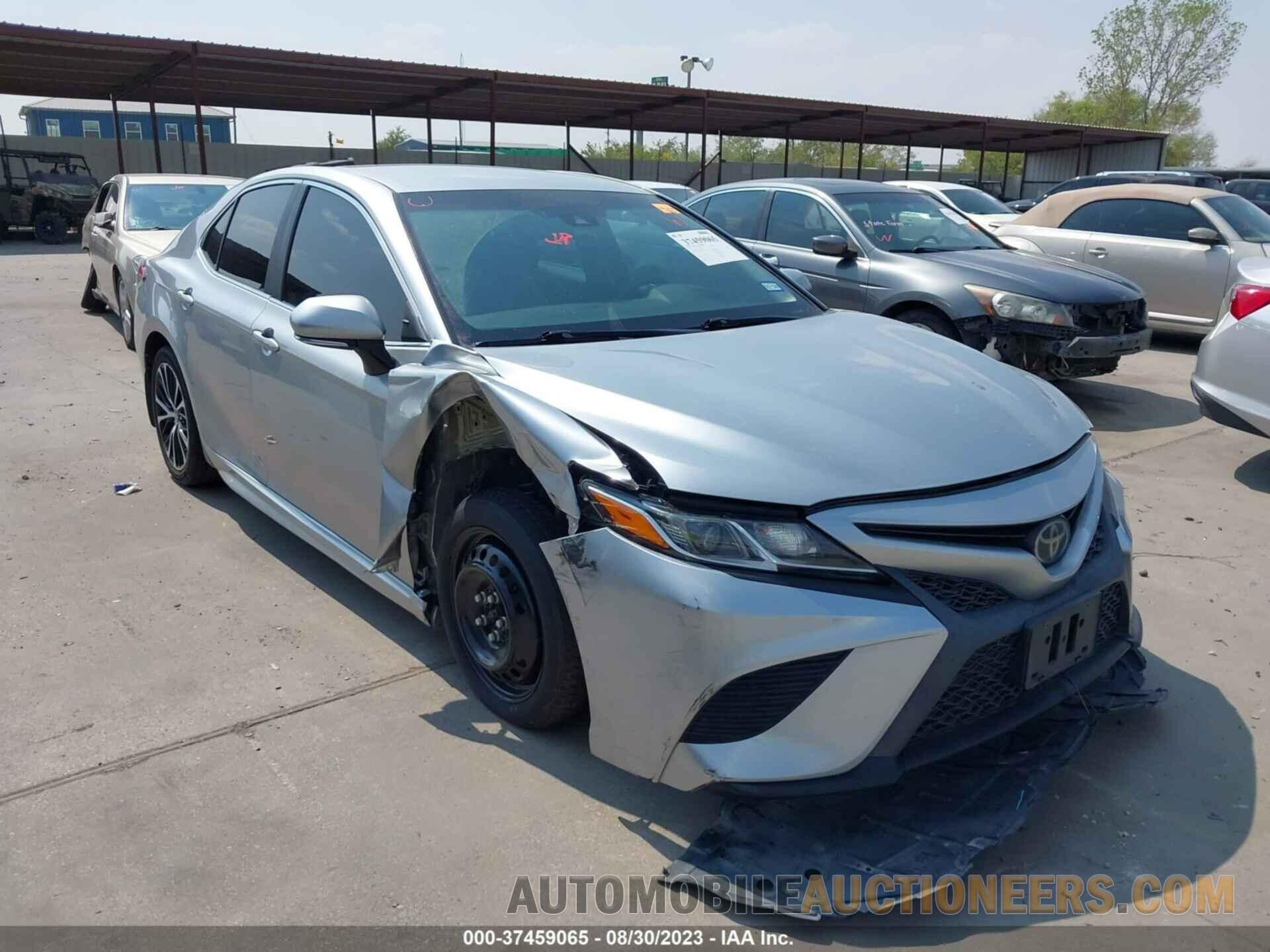 4T1B11HKXJU075926 TOYOTA CAMRY 2018