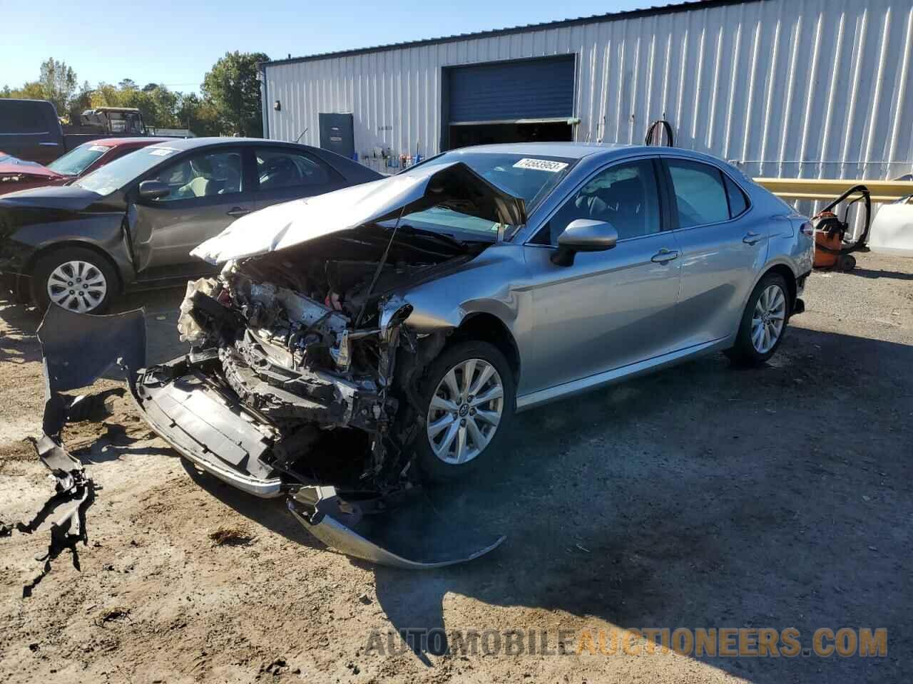 4T1B11HKXJU076297 TOYOTA CAMRY 2018