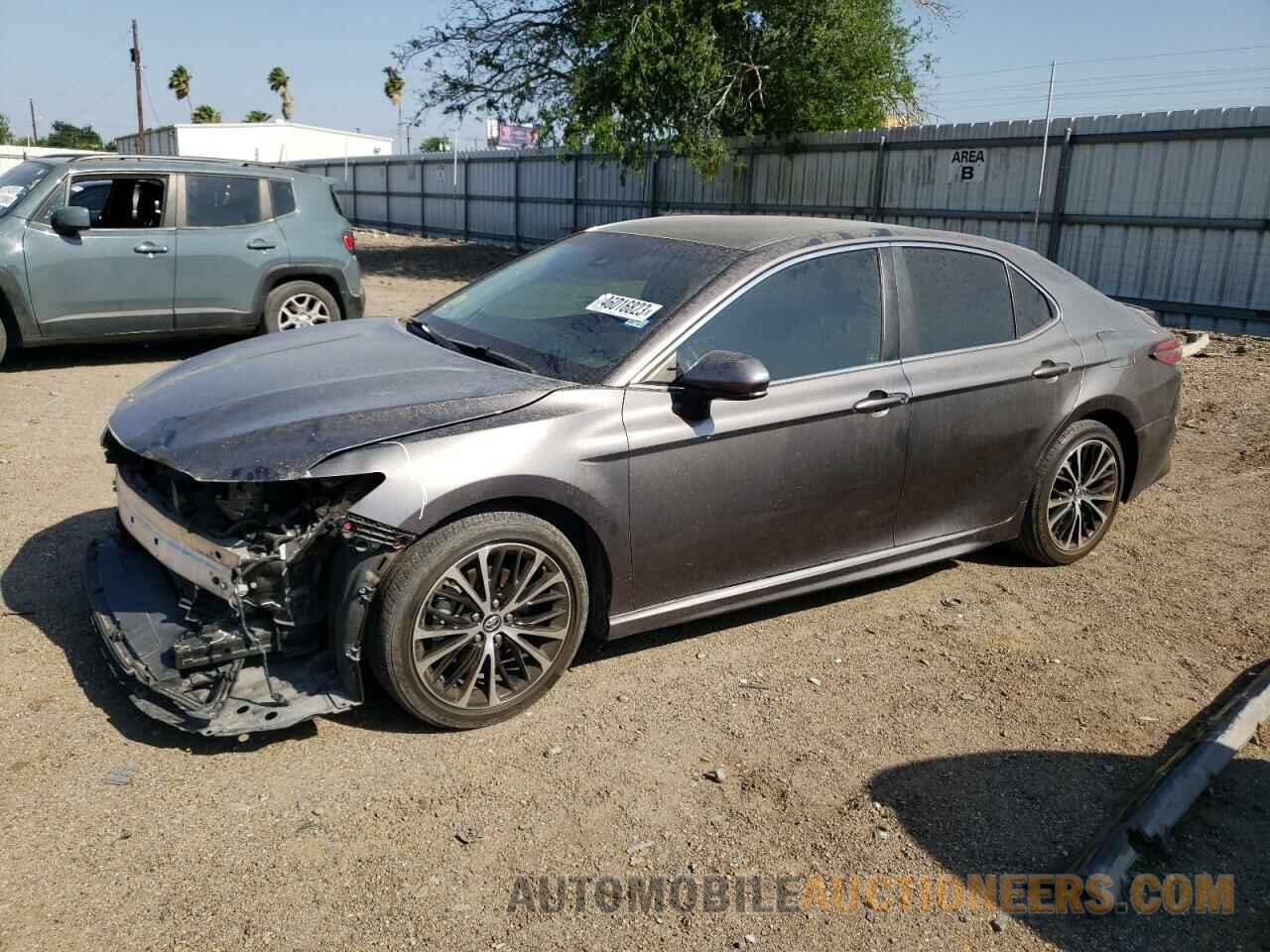 4T1B11HKXJU077420 TOYOTA CAMRY 2018