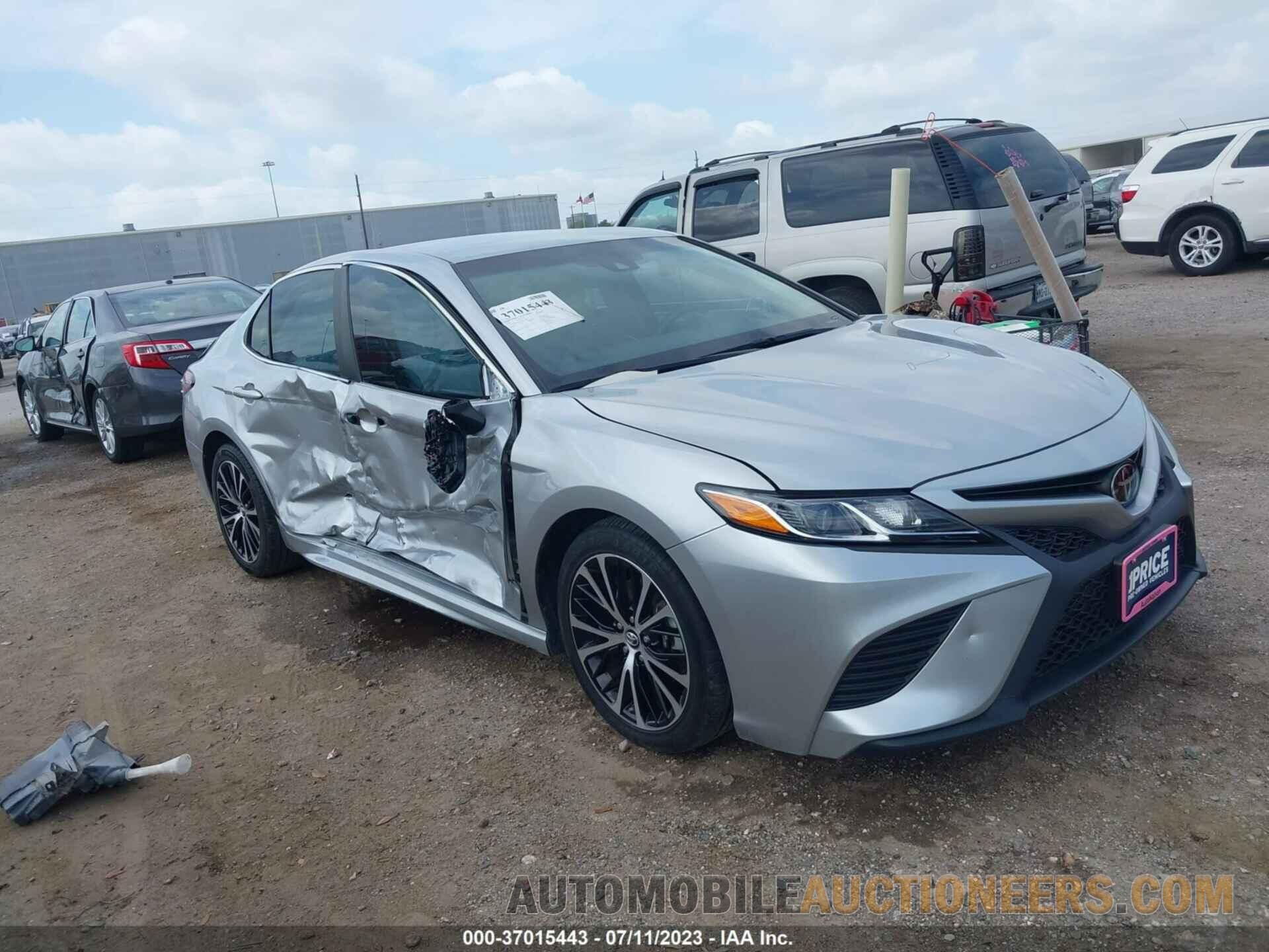 4T1B11HKXJU077448 TOYOTA CAMRY 2018