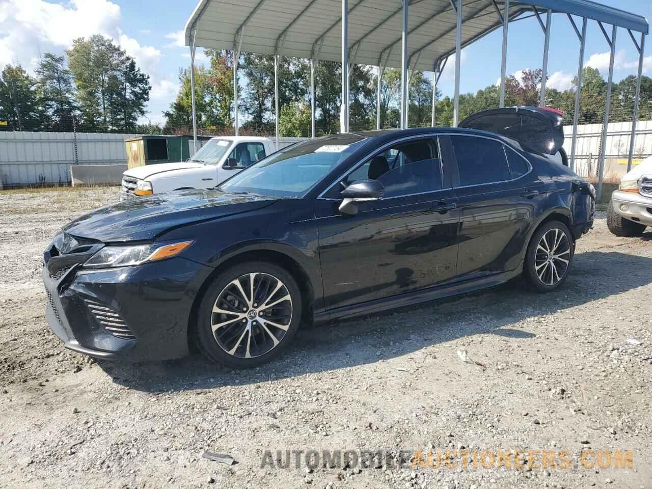 4T1B11HKXJU077742 TOYOTA CAMRY 2018