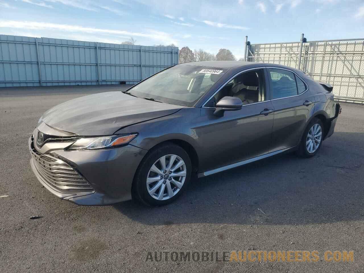 4T1B11HKXJU079524 TOYOTA CAMRY 2018