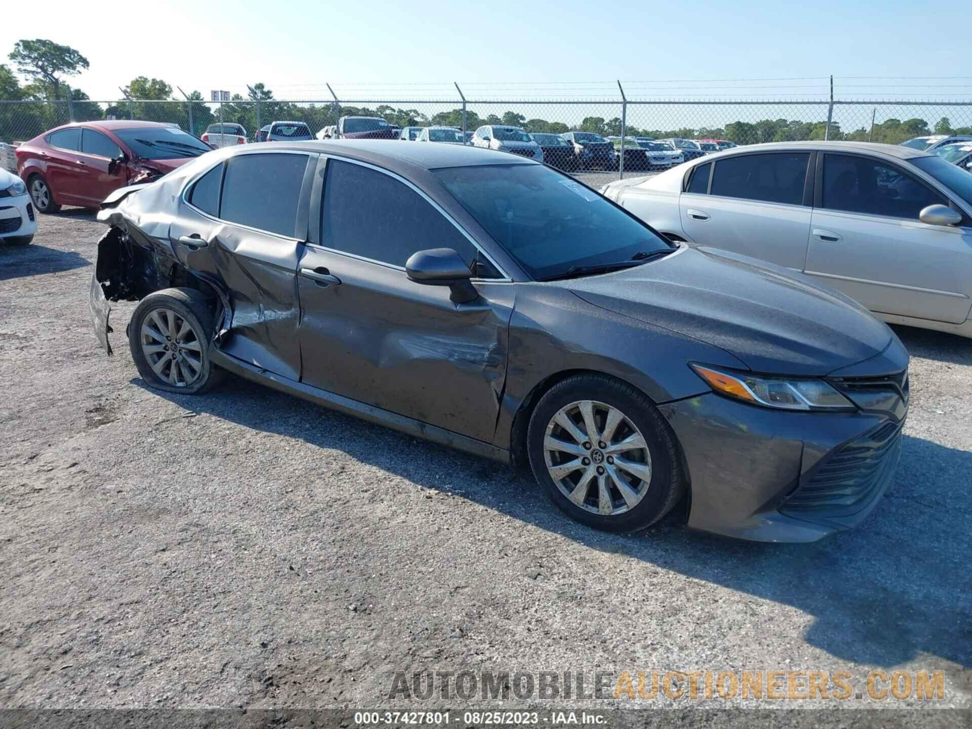 4T1B11HKXJU079877 TOYOTA CAMRY 2018