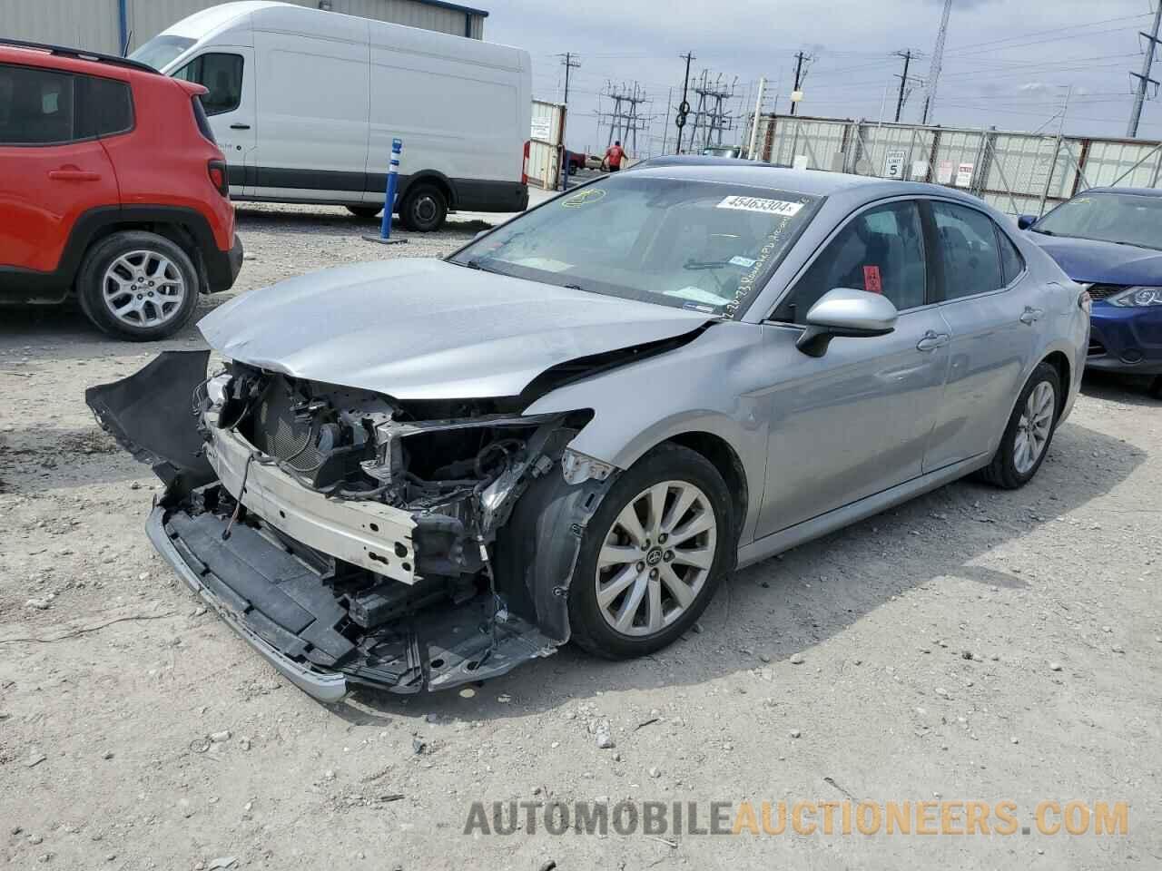 4T1B11HKXJU080205 TOYOTA CAMRY 2018