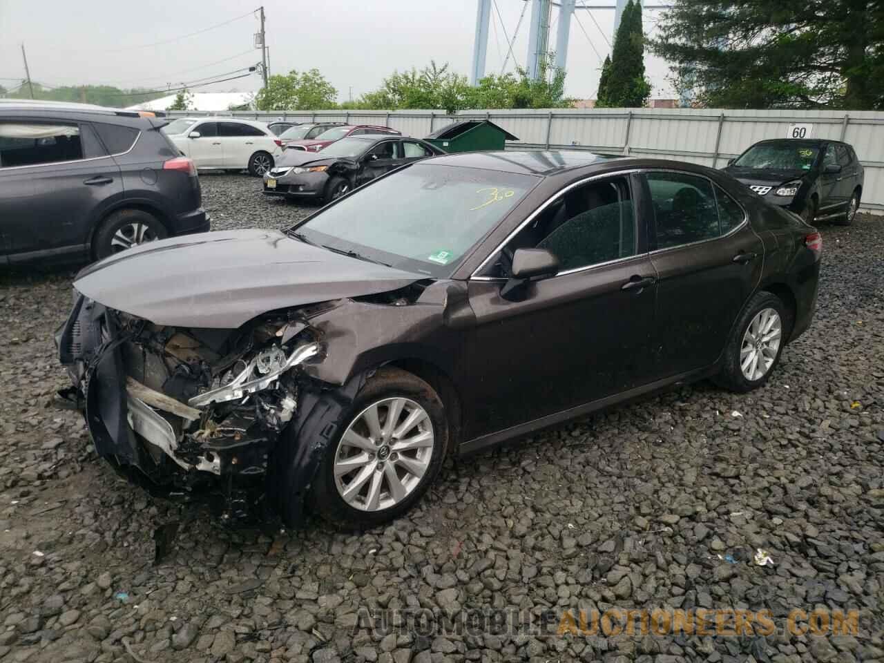 4T1B11HKXJU080480 TOYOTA CAMRY 2018