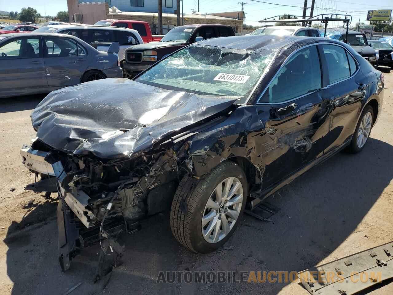 4T1B11HKXJU083556 TOYOTA CAMRY 2018