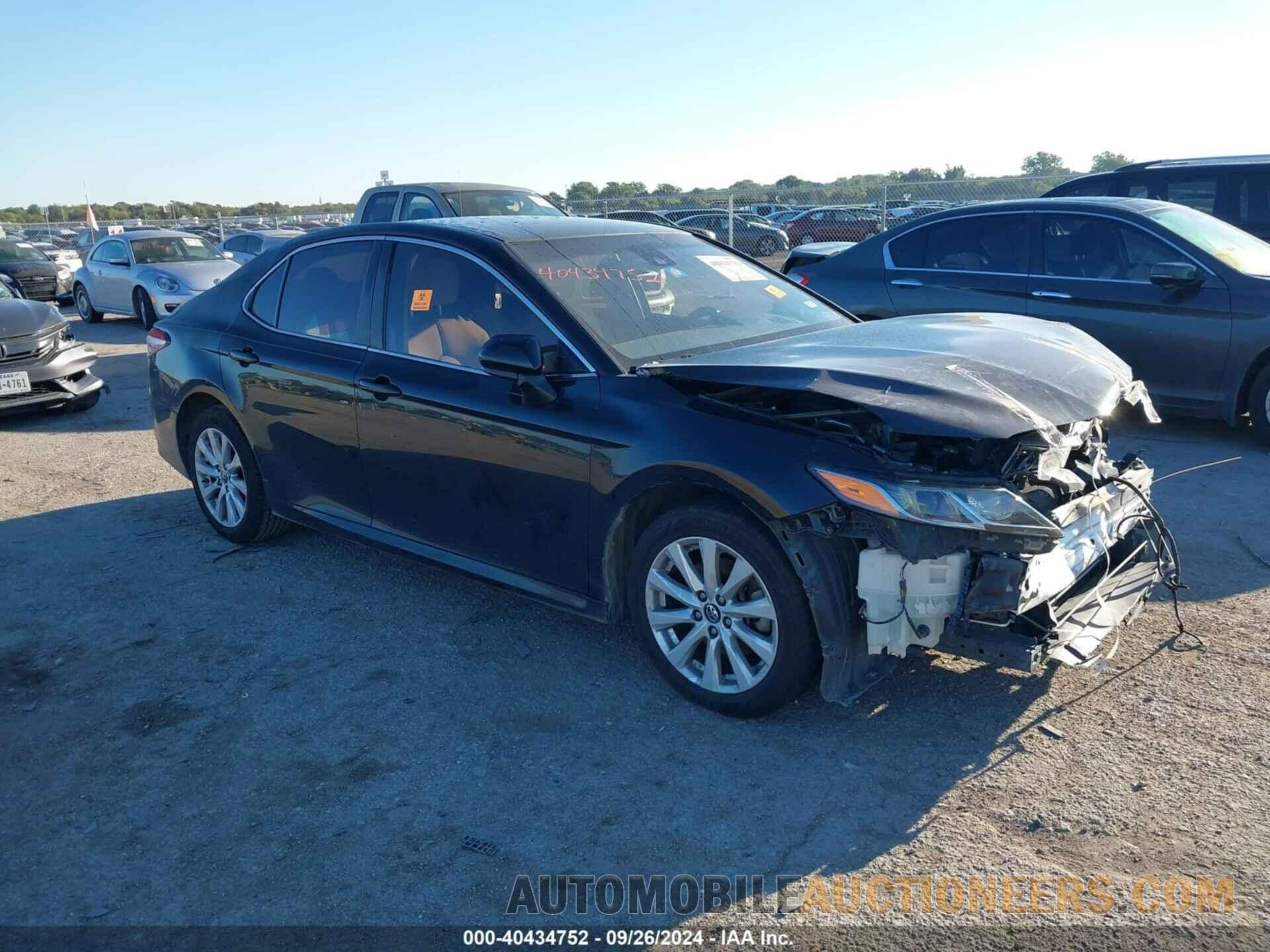 4T1B11HKXJU084433 TOYOTA CAMRY 2018