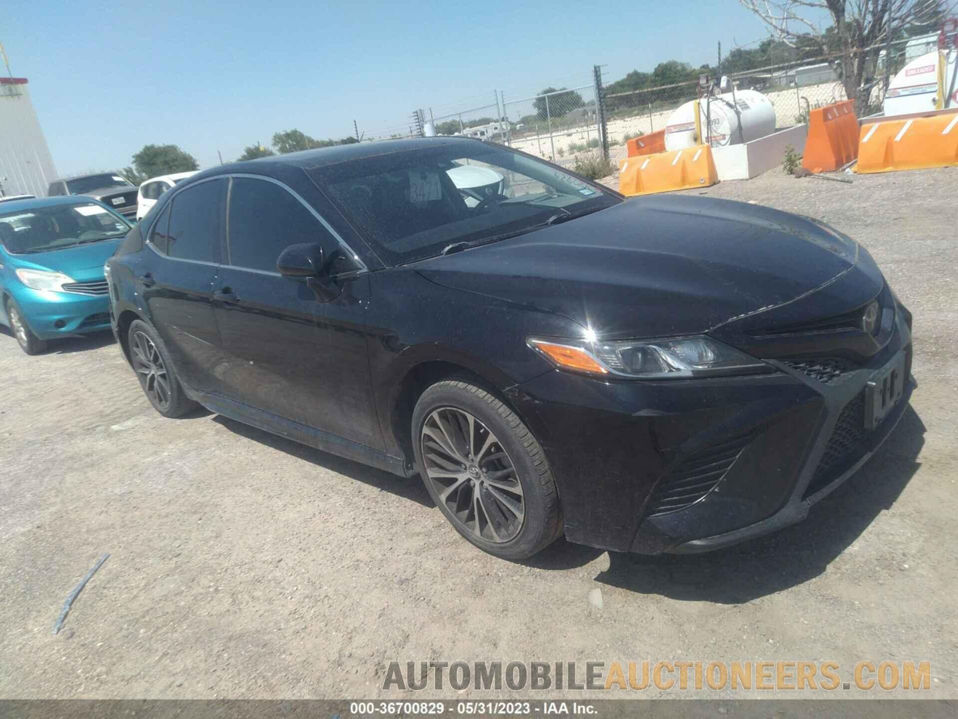 4T1B11HKXJU085839 TOYOTA CAMRY 2018