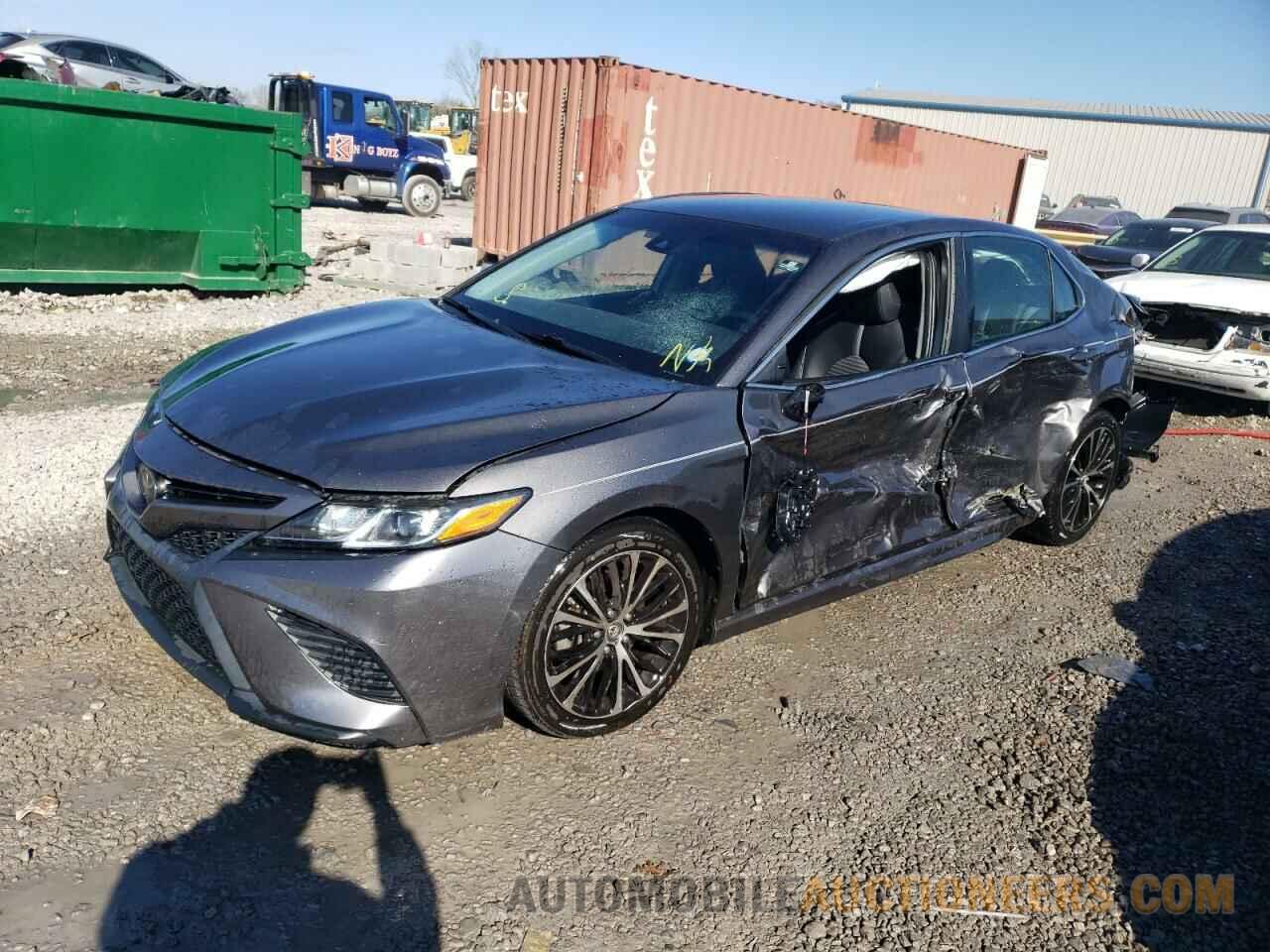 4T1B11HKXJU088417 TOYOTA CAMRY 2018