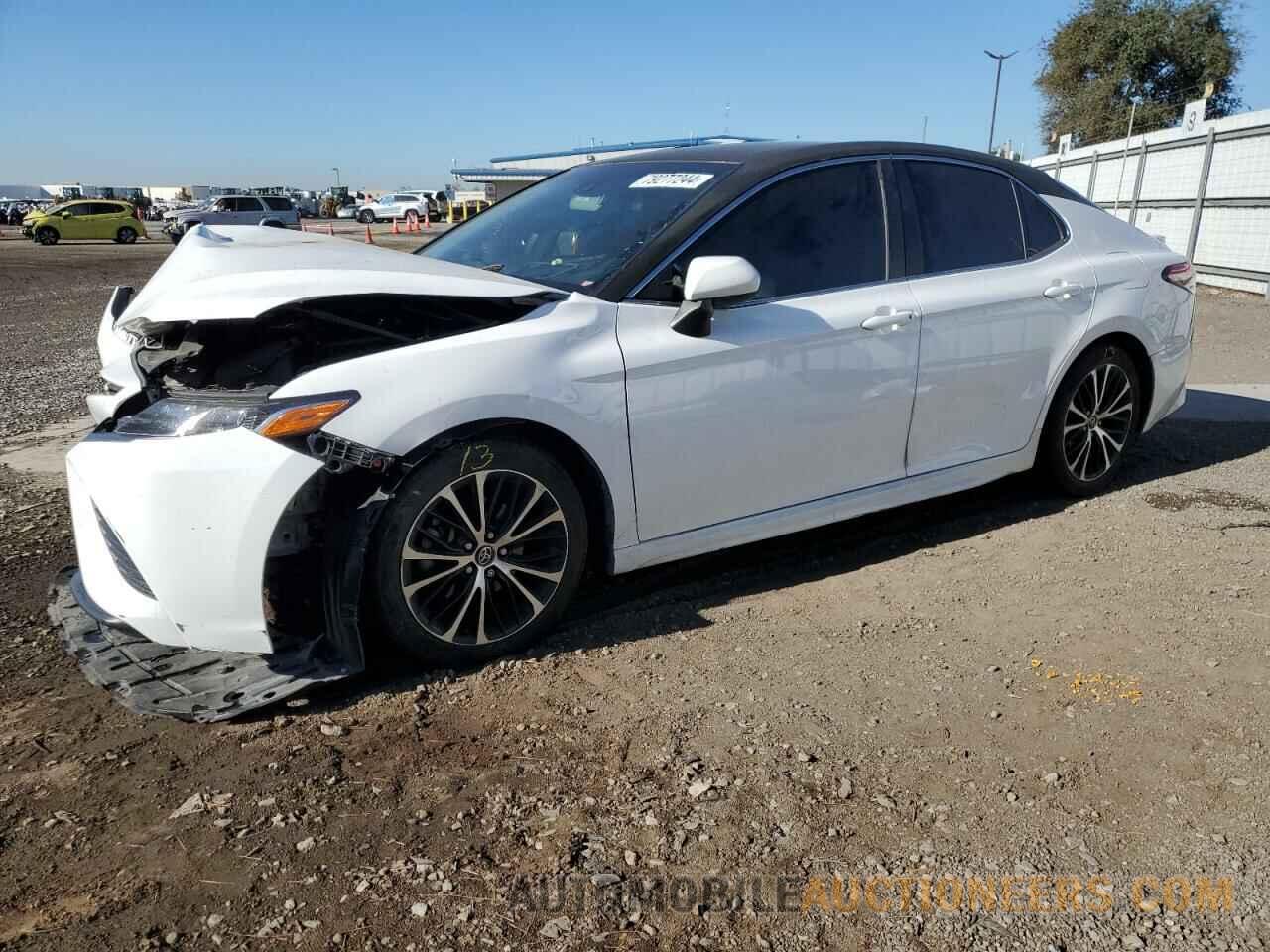 4T1B11HKXJU090426 TOYOTA CAMRY 2018