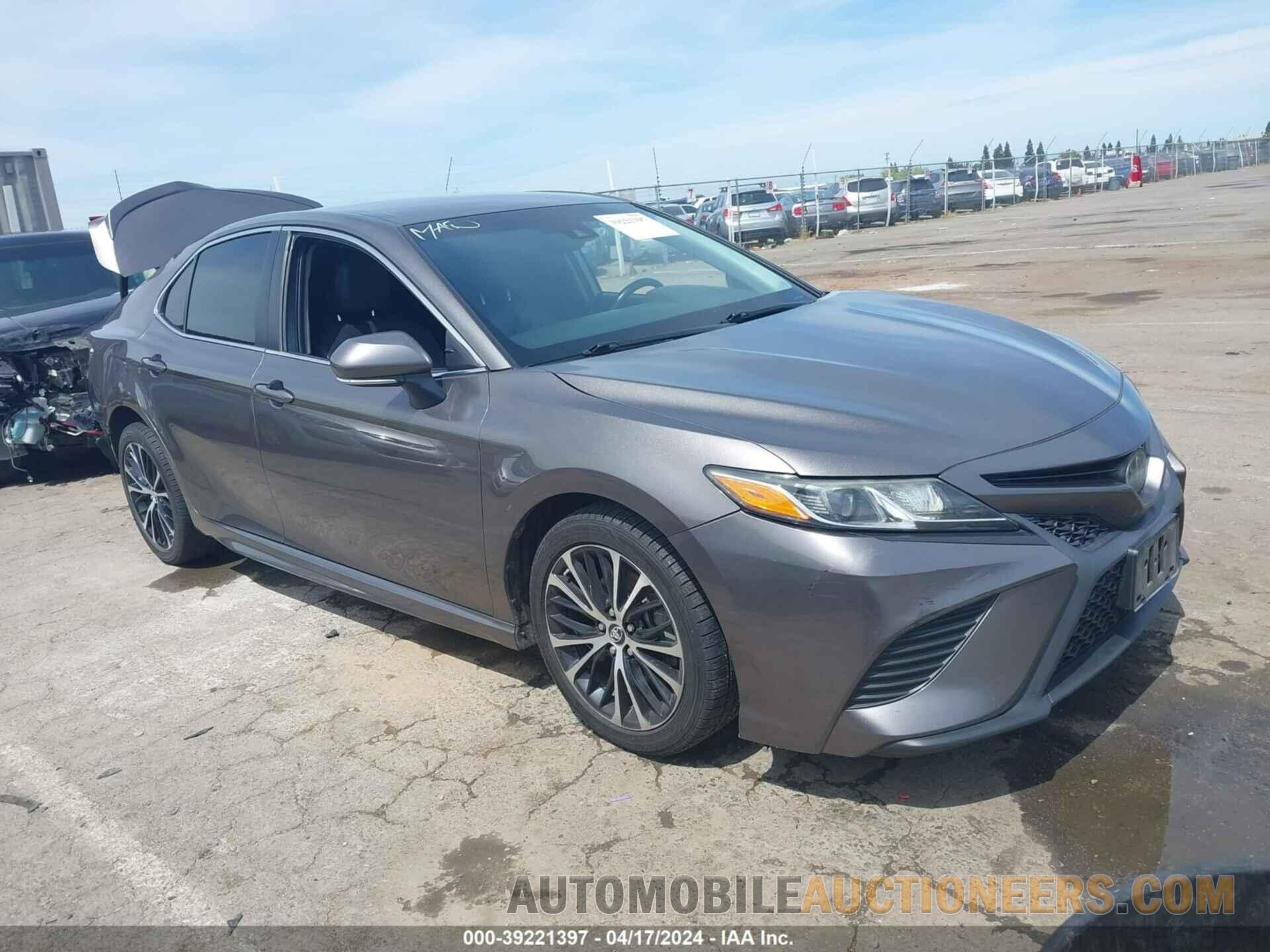 4T1B11HKXJU090605 TOYOTA CAMRY 2018