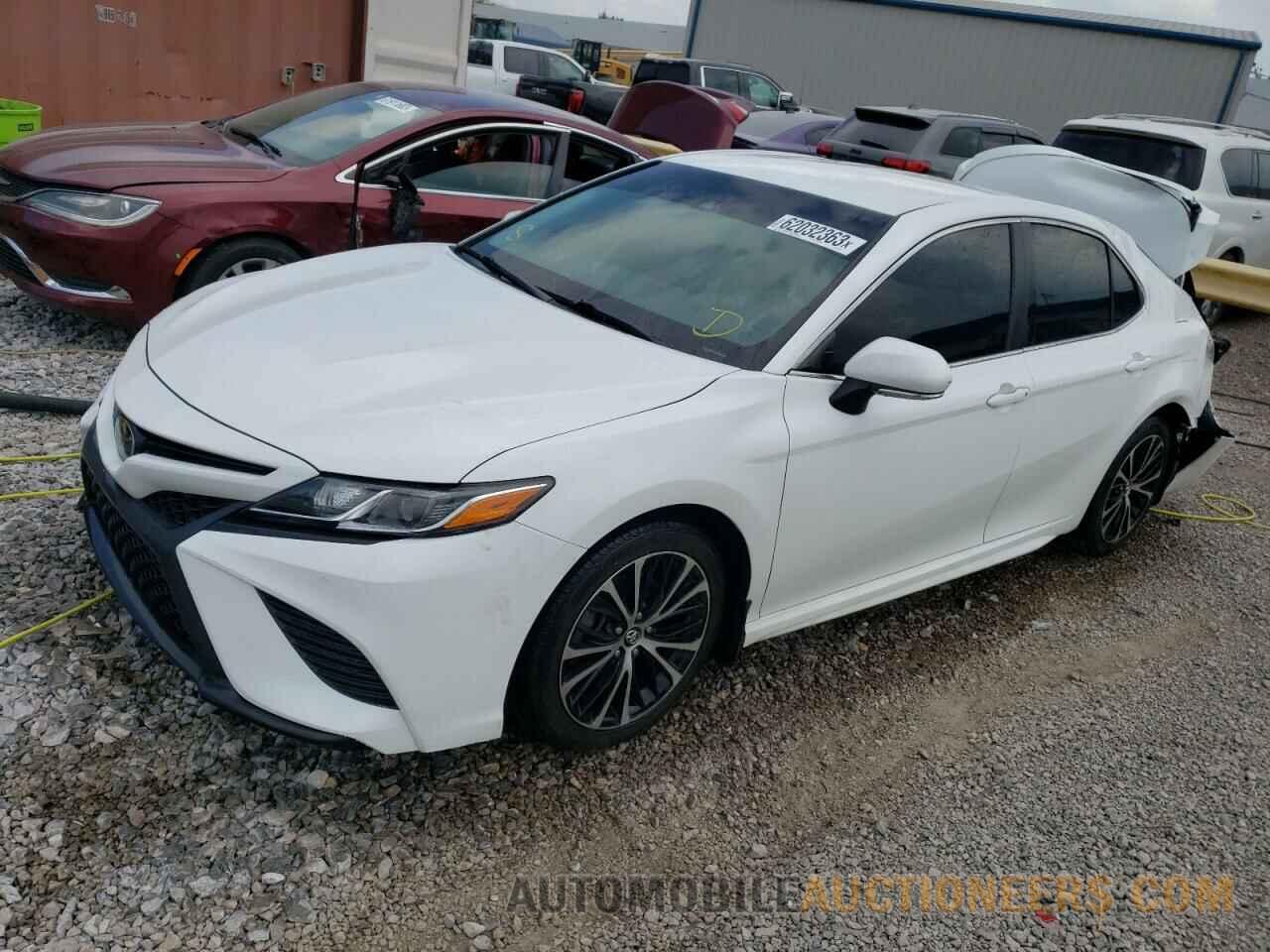 4T1B11HKXJU090734 TOYOTA CAMRY 2018