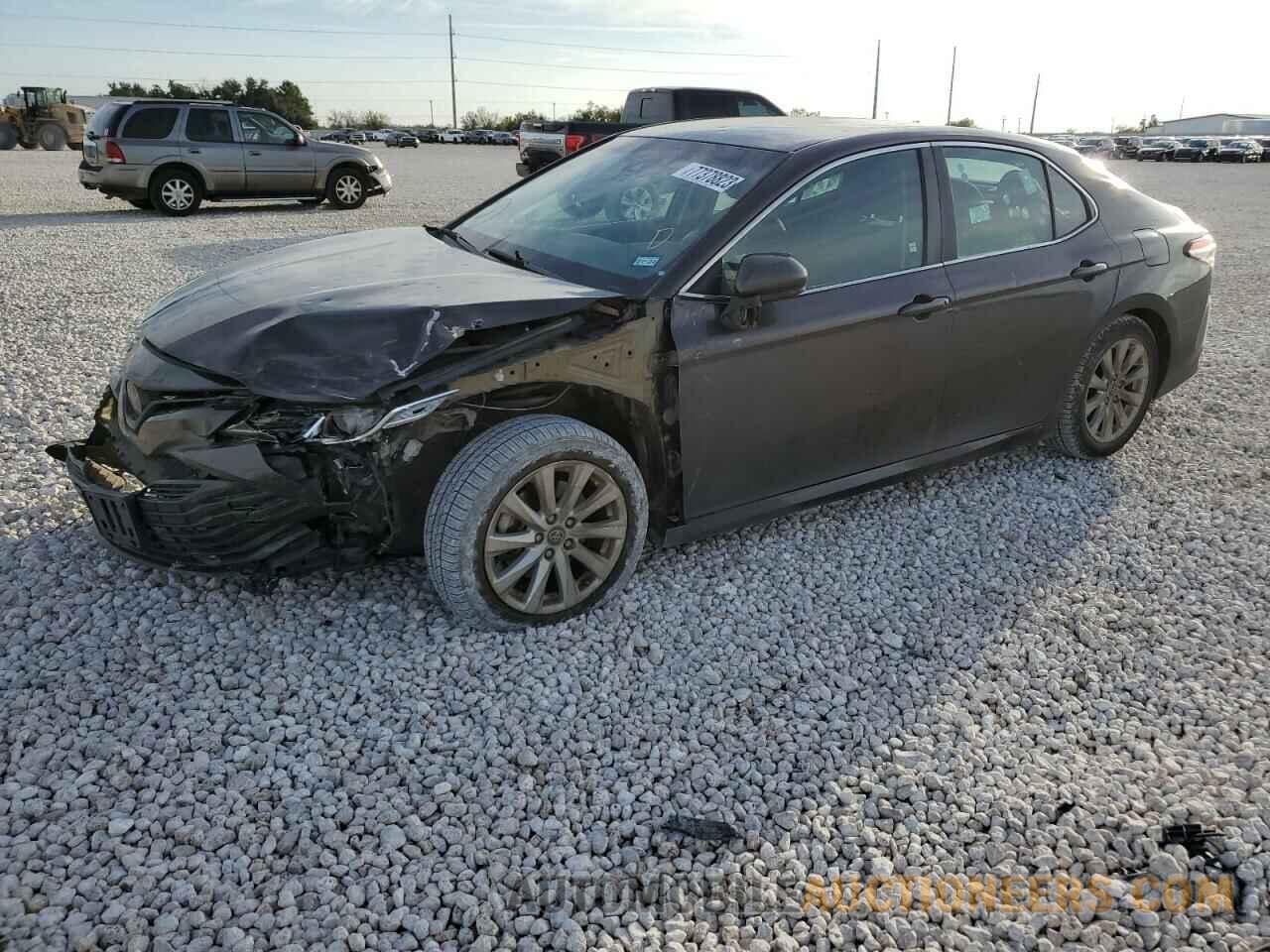 4T1B11HKXJU091656 TOYOTA CAMRY 2018