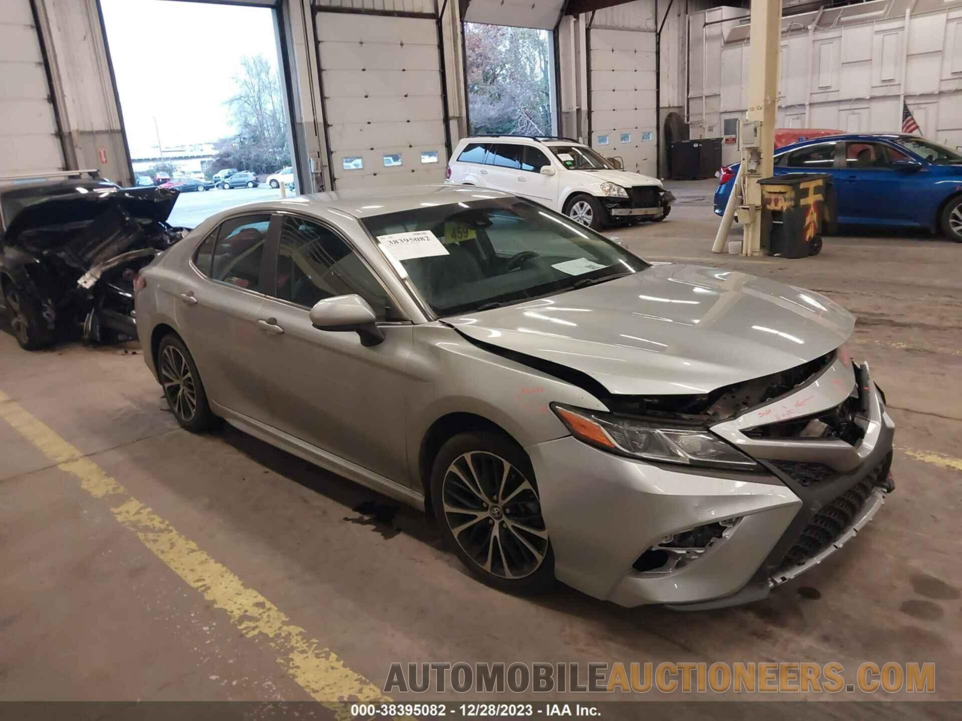 4T1B11HKXJU093164 TOYOTA CAMRY 2018