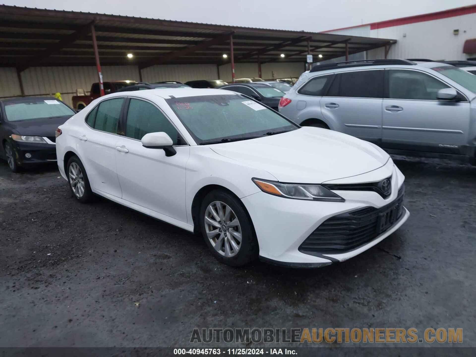 4T1B11HKXJU093360 TOYOTA CAMRY 2018