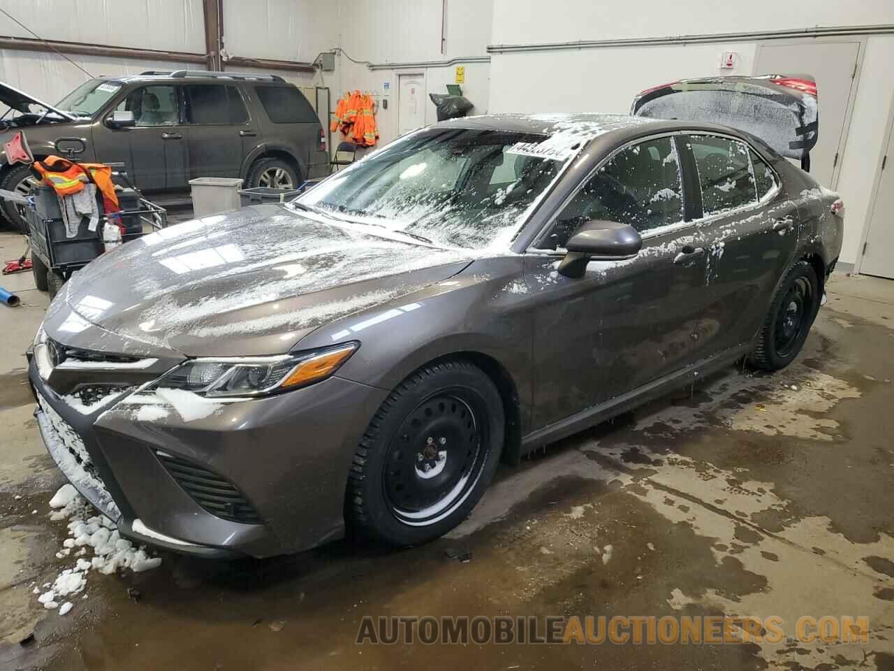 4T1B11HKXJU093617 TOYOTA CAMRY 2018