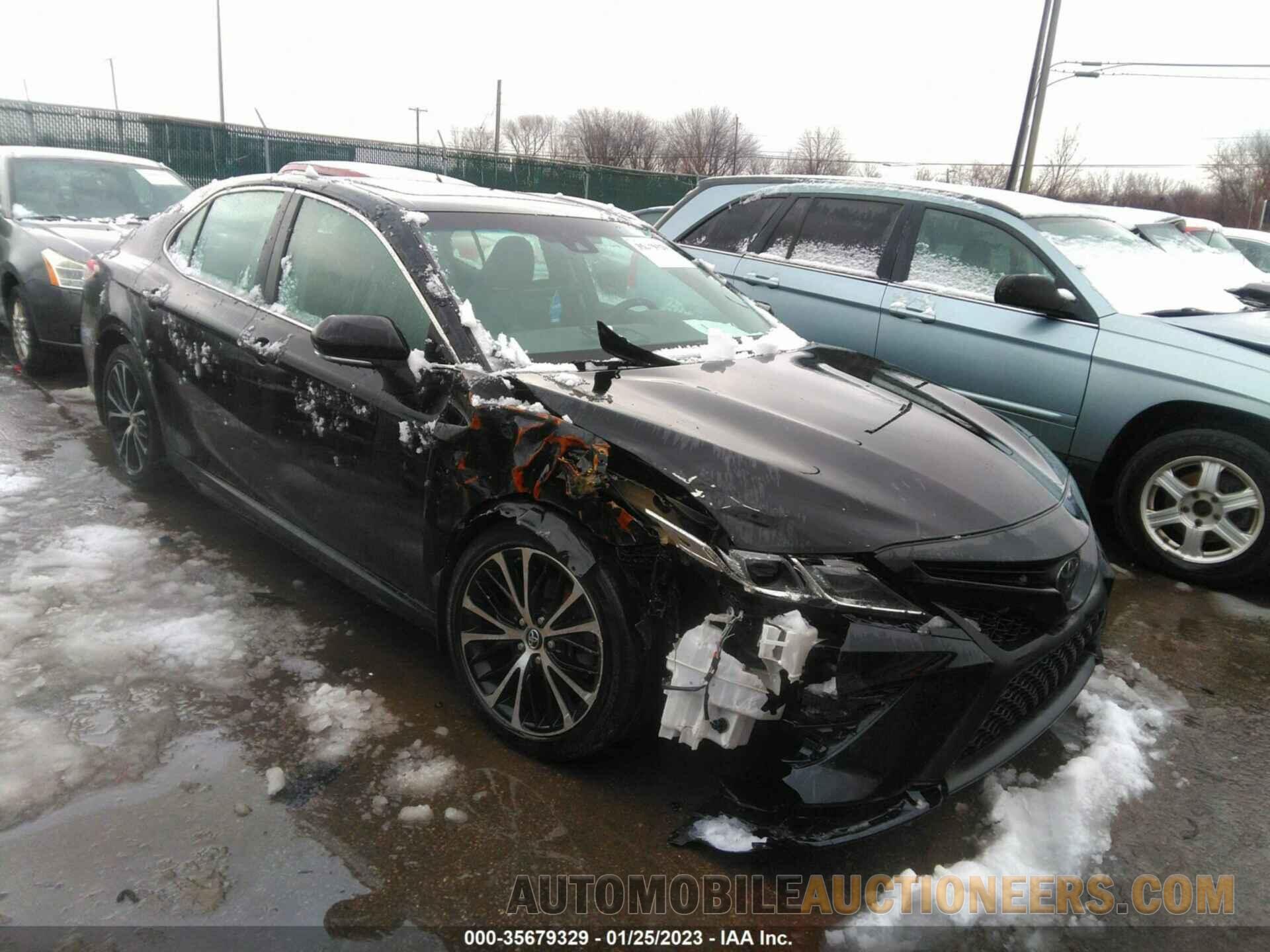 4T1B11HKXJU094105 TOYOTA CAMRY 2018