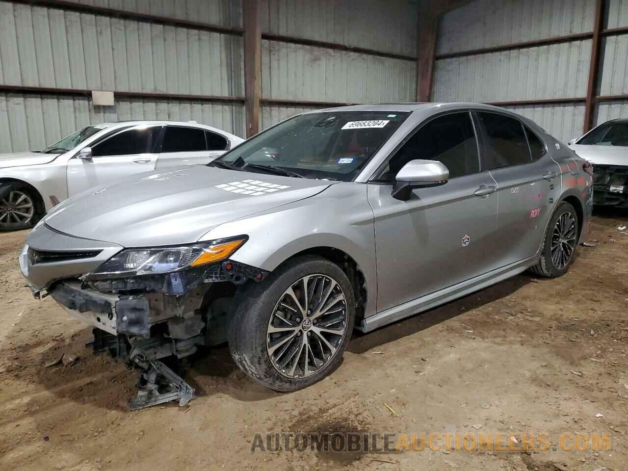 4T1B11HKXJU096453 TOYOTA CAMRY 2018