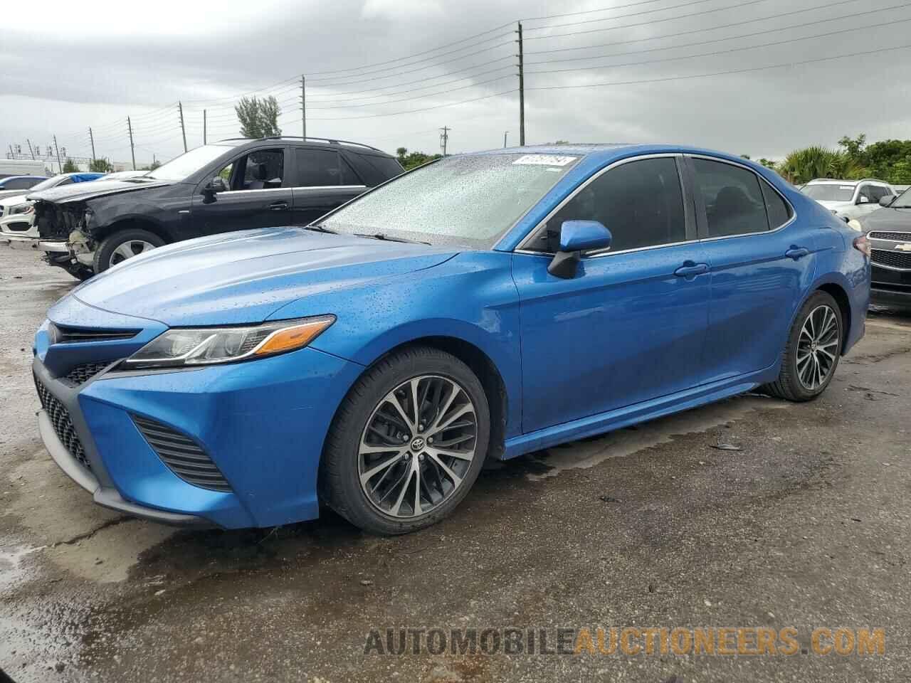 4T1B11HKXJU096811 TOYOTA CAMRY 2018