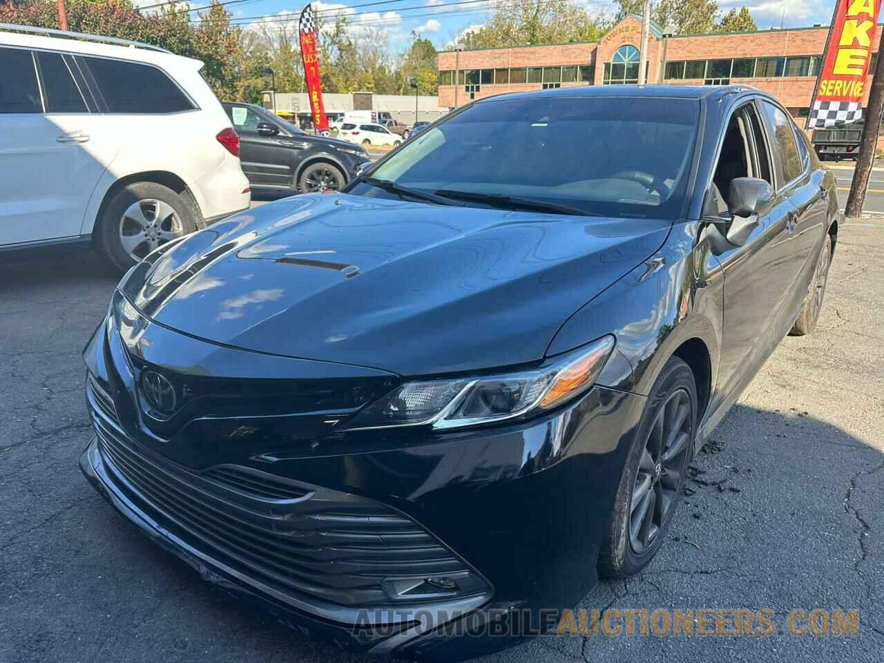 4T1B11HKXJU099465 TOYOTA CAMRY 2018