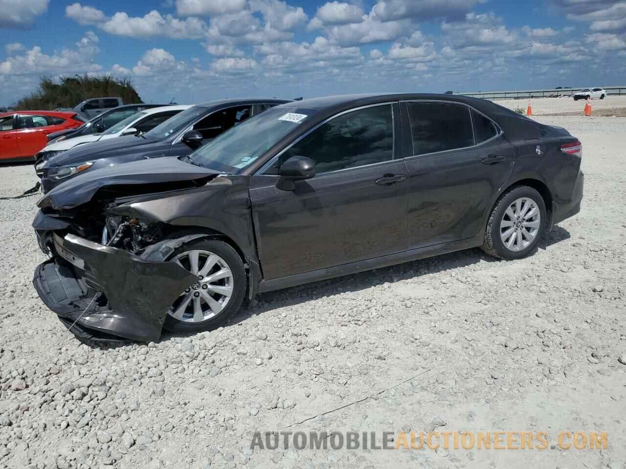 4T1B11HKXJU099692 TOYOTA CAMRY 2018