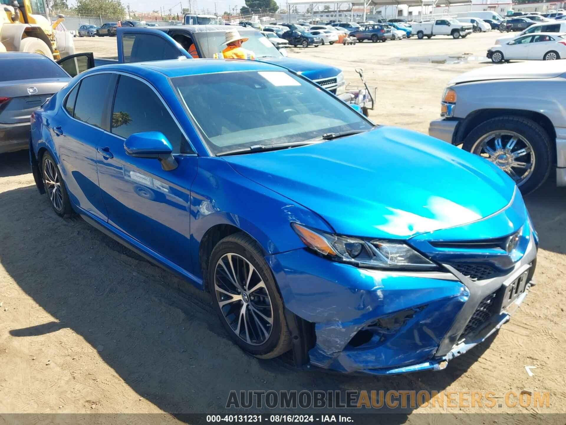 4T1B11HKXJU100212 TOYOTA CAMRY 2018