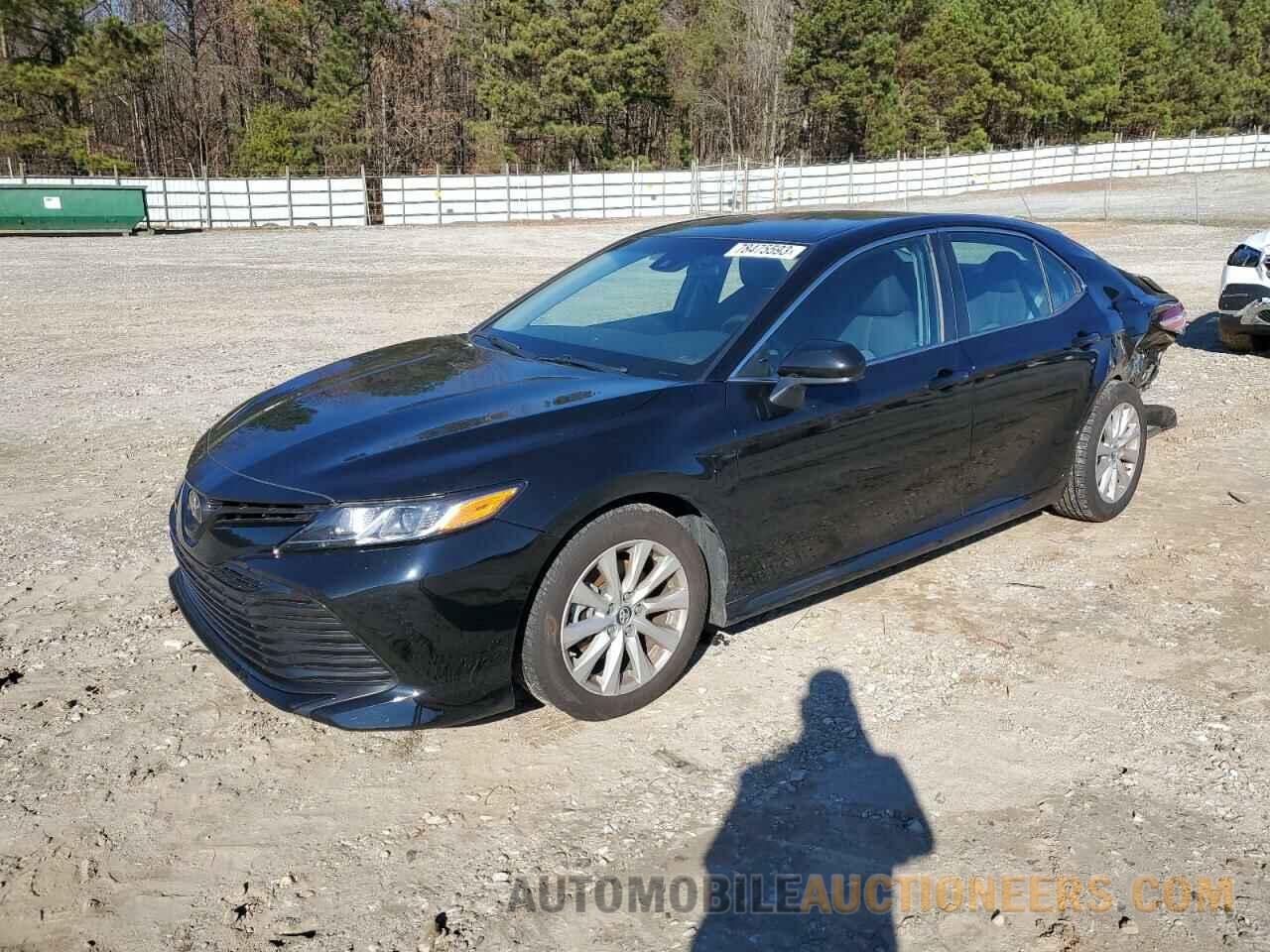 4T1B11HKXJU101117 TOYOTA CAMRY 2018