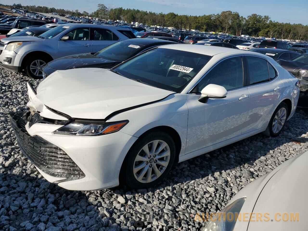 4T1B11HKXJU102557 TOYOTA CAMRY 2018