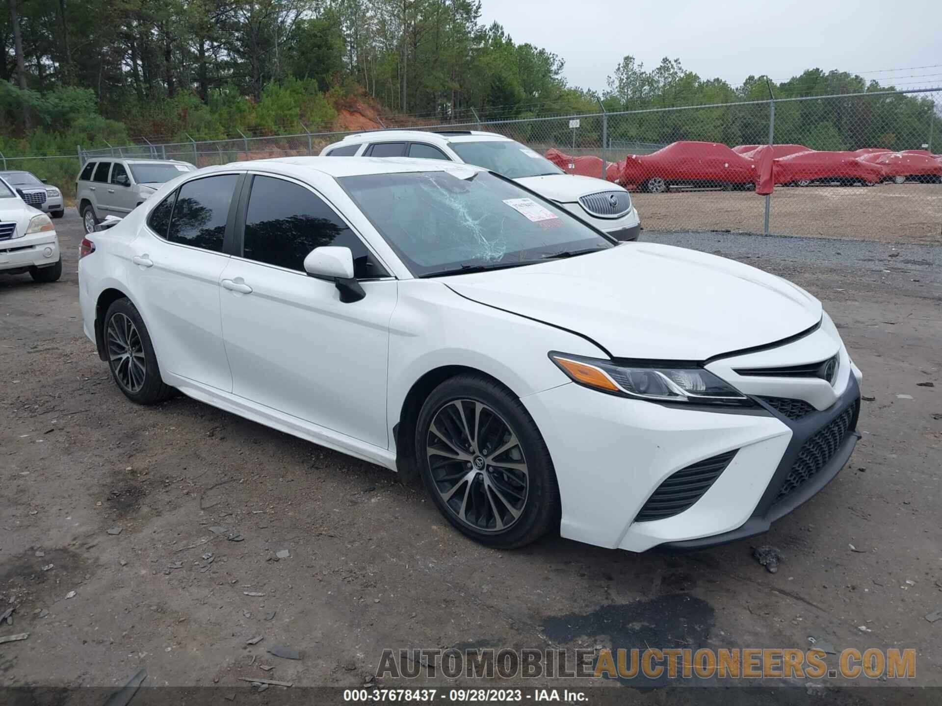 4T1B11HKXJU104339 TOYOTA CAMRY 2018