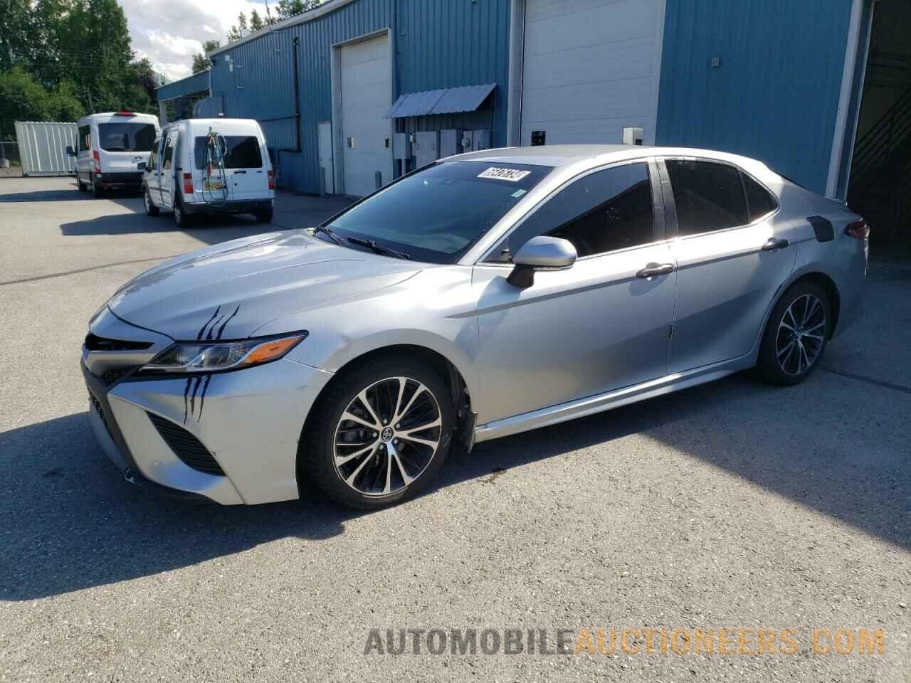 4T1B11HKXJU105281 TOYOTA CAMRY 2018