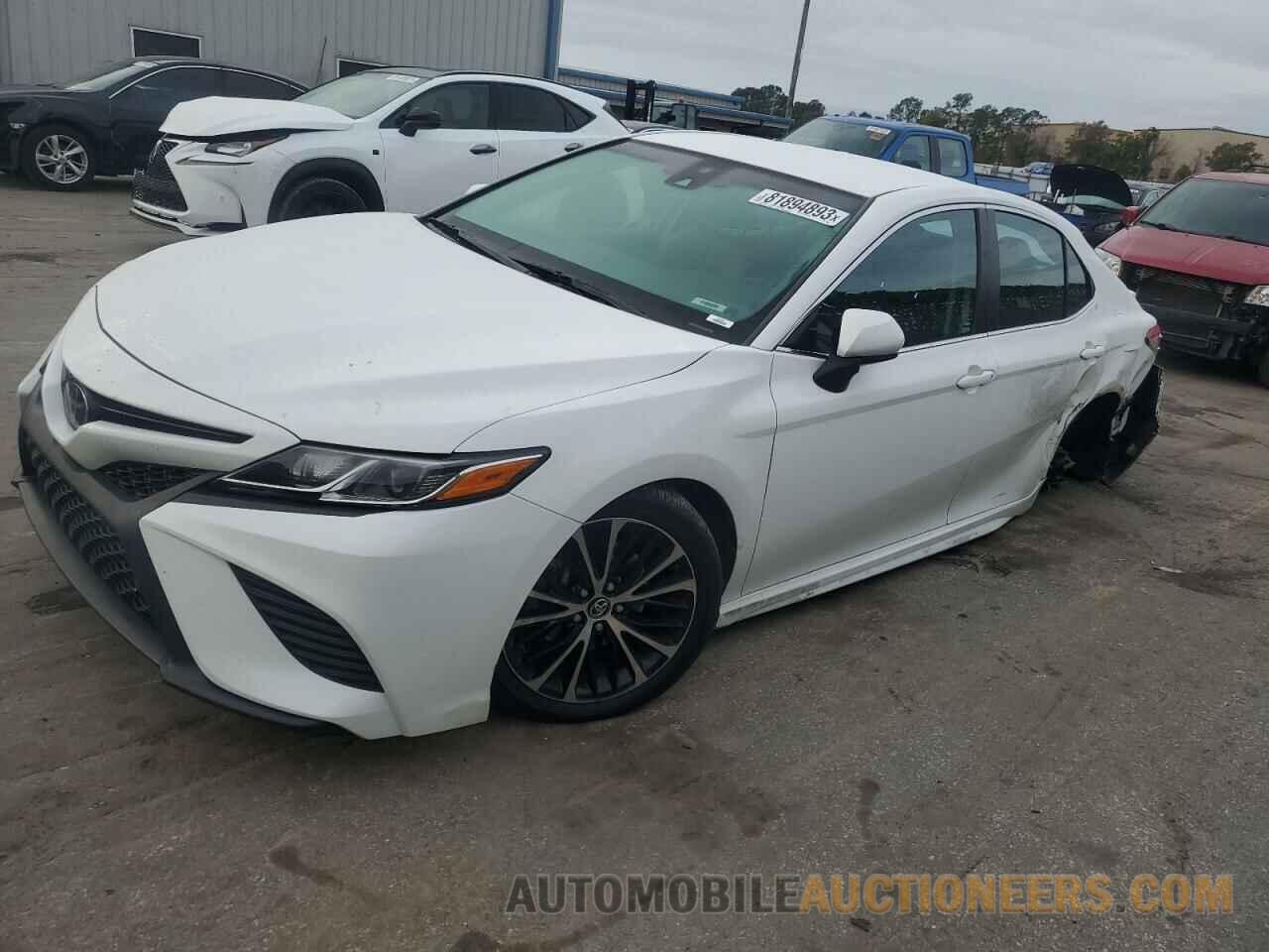 4T1B11HKXJU108990 TOYOTA CAMRY 2018