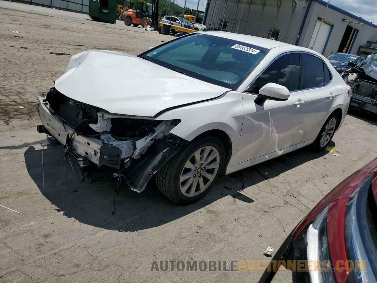 4T1B11HKXJU110898 TOYOTA CAMRY 2018