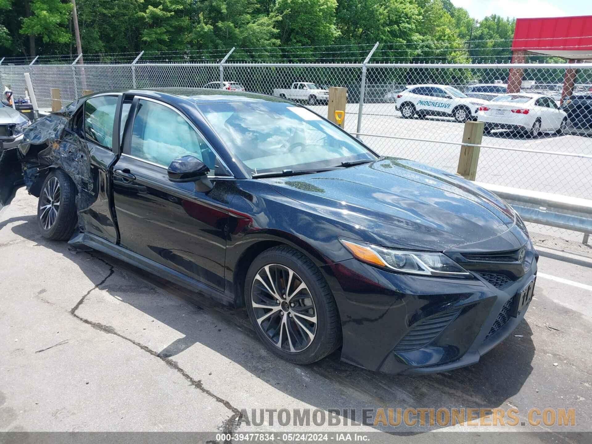 4T1B11HKXJU113123 TOYOTA CAMRY 2018