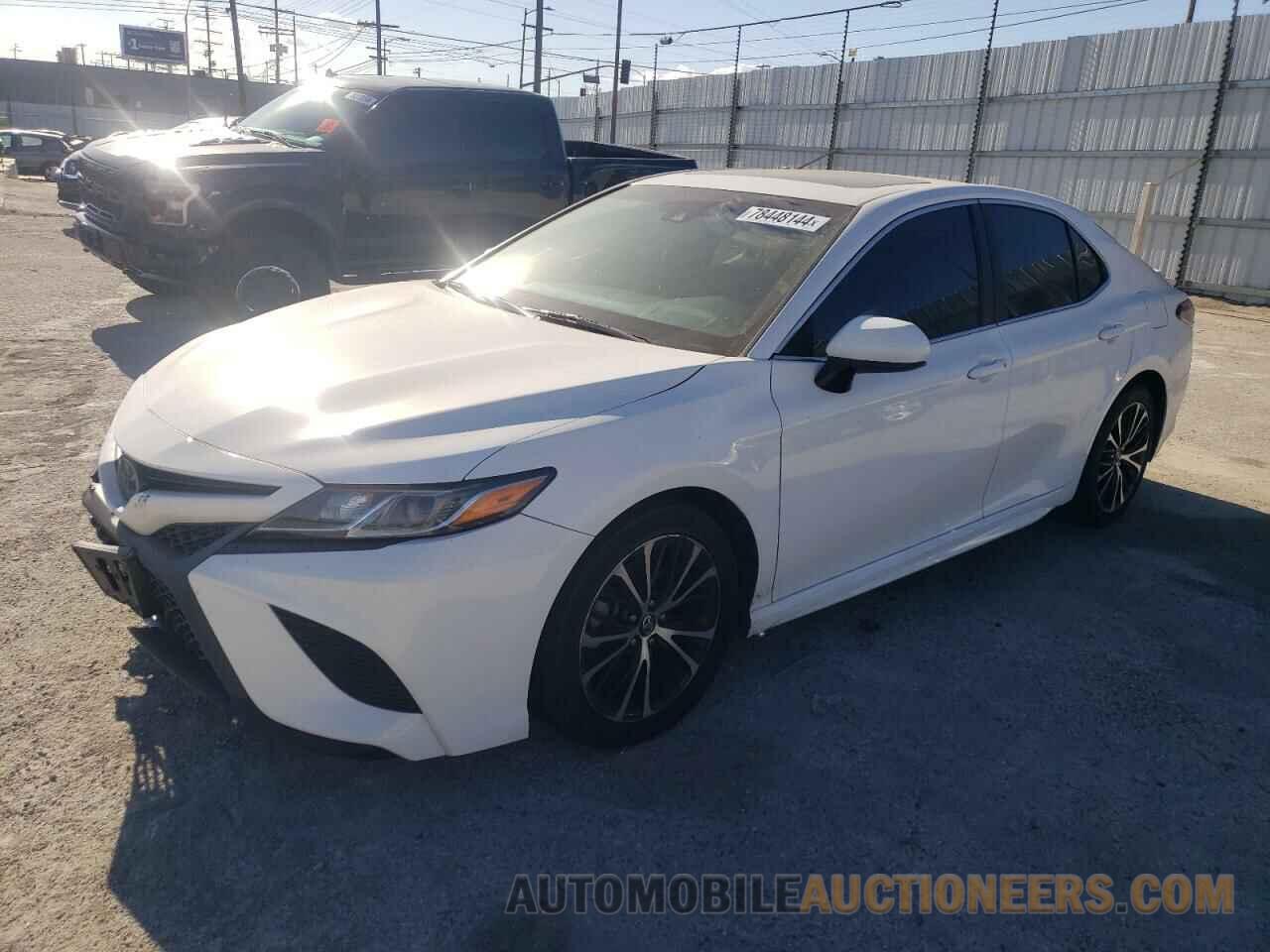 4T1B11HKXJU113445 TOYOTA CAMRY 2018